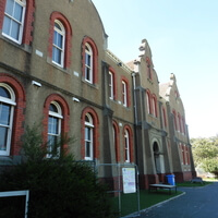 facade in shade